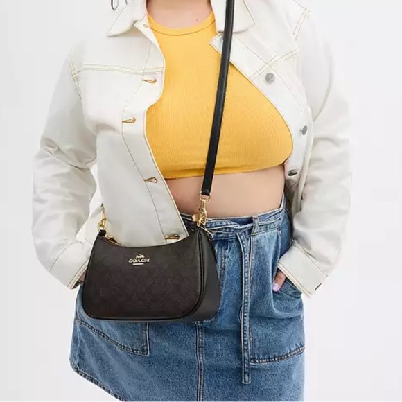 Coach Handbags - Coach bag
